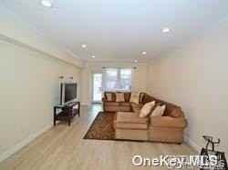 55 Monroe Blvd #3L - Photo 2 of 12