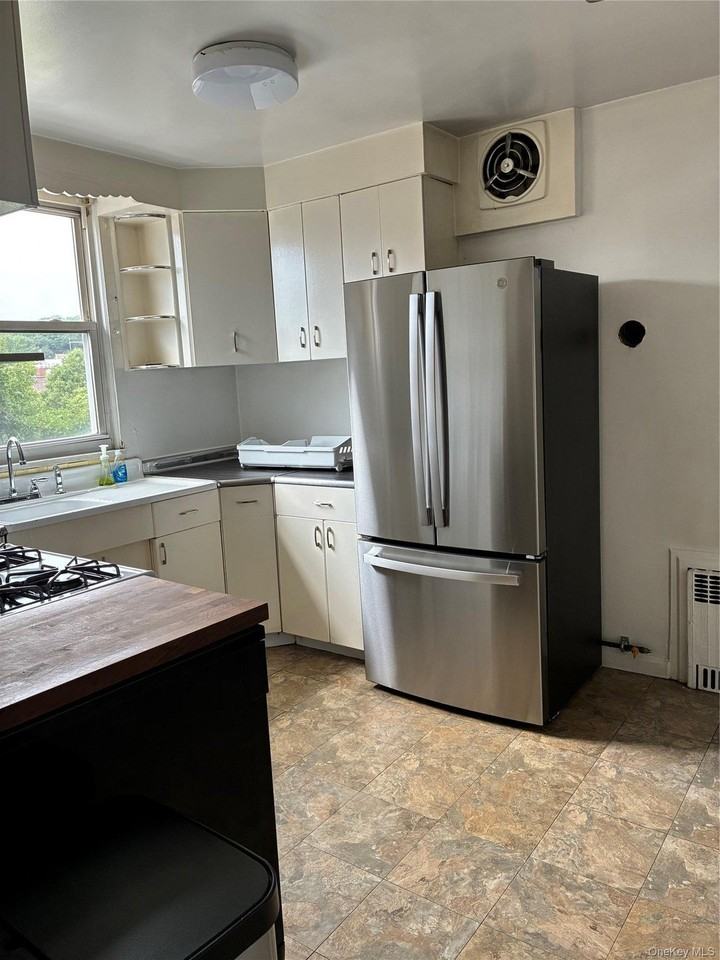 105 Wakefield Ave #3 - Photo 2 of 9