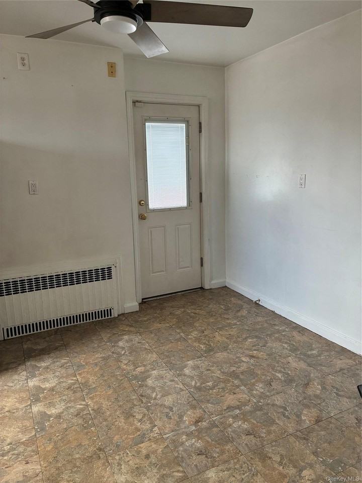 105 Wakefield Ave #3 - Photo 3 of 9