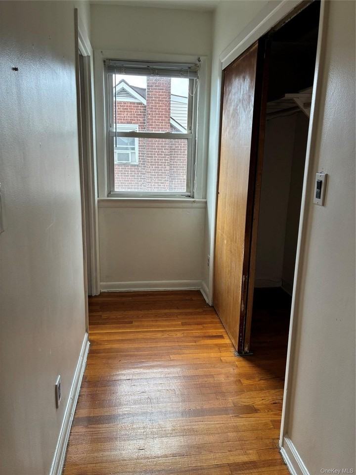 105 Wakefield Ave #3 - Photo 5 of 9