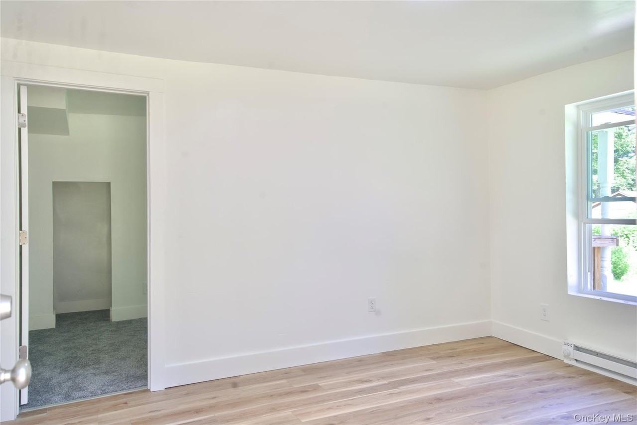 120 Main St #4D - Photo 4 of 15
