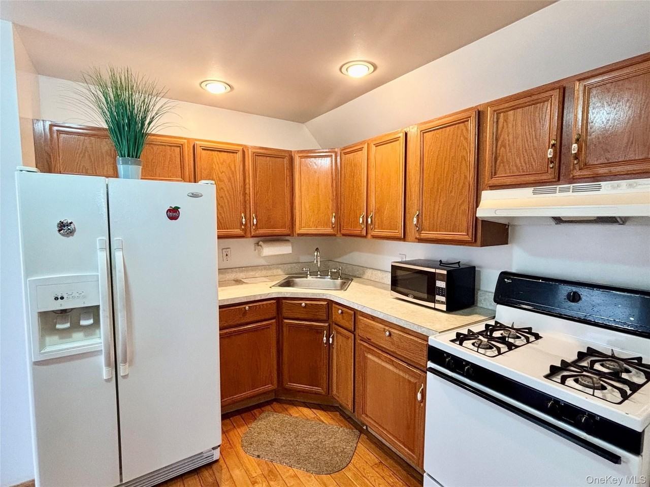 17745 Meadow Rd #2ndFL - Photo 5 of 12