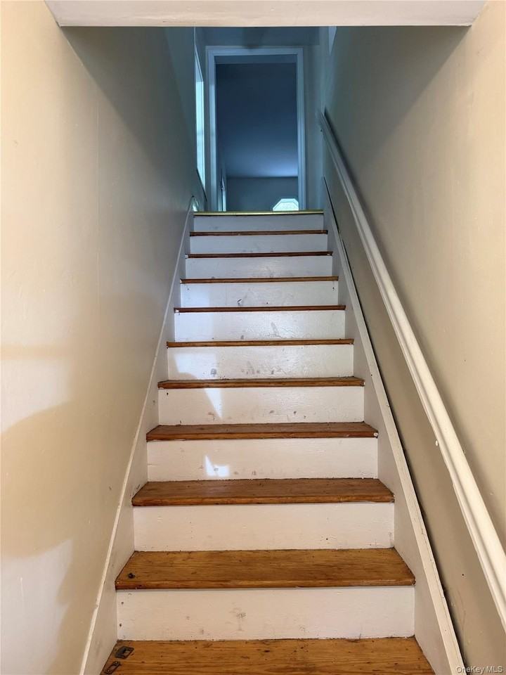 247 Sprague Ave - Photo 2 of 17