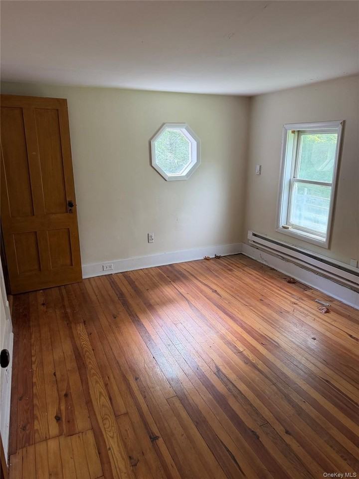 247 Sprague Ave - Photo 6 of 17