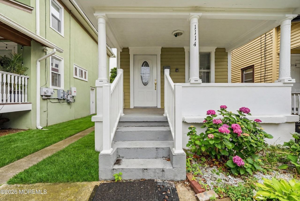 1114 Summerfield Ave - Photo 2 of 20
