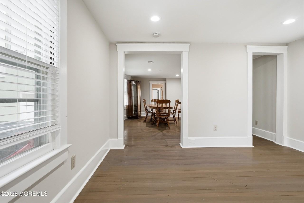 1114 Summerfield Ave - Photo 5 of 20