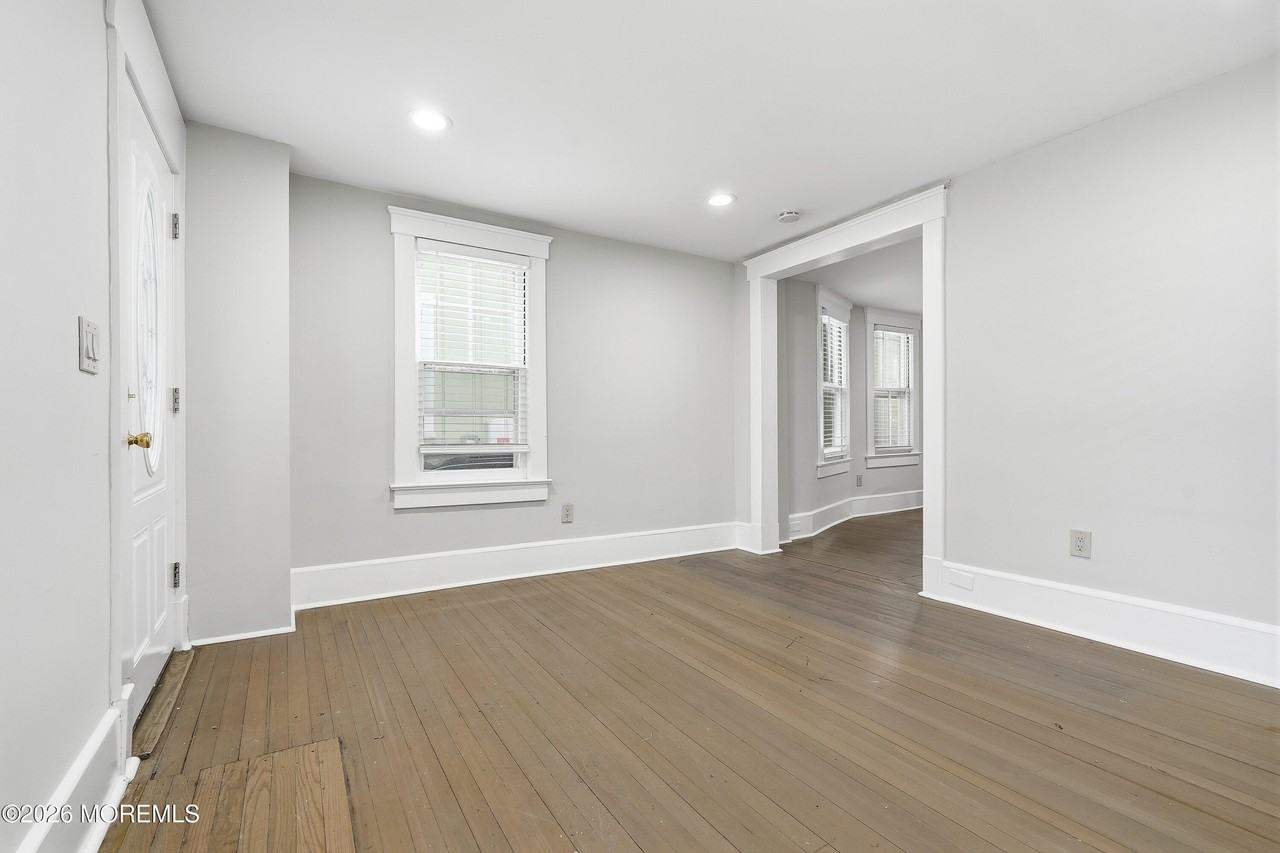 1114 Summerfield Ave - Photo 6 of 20