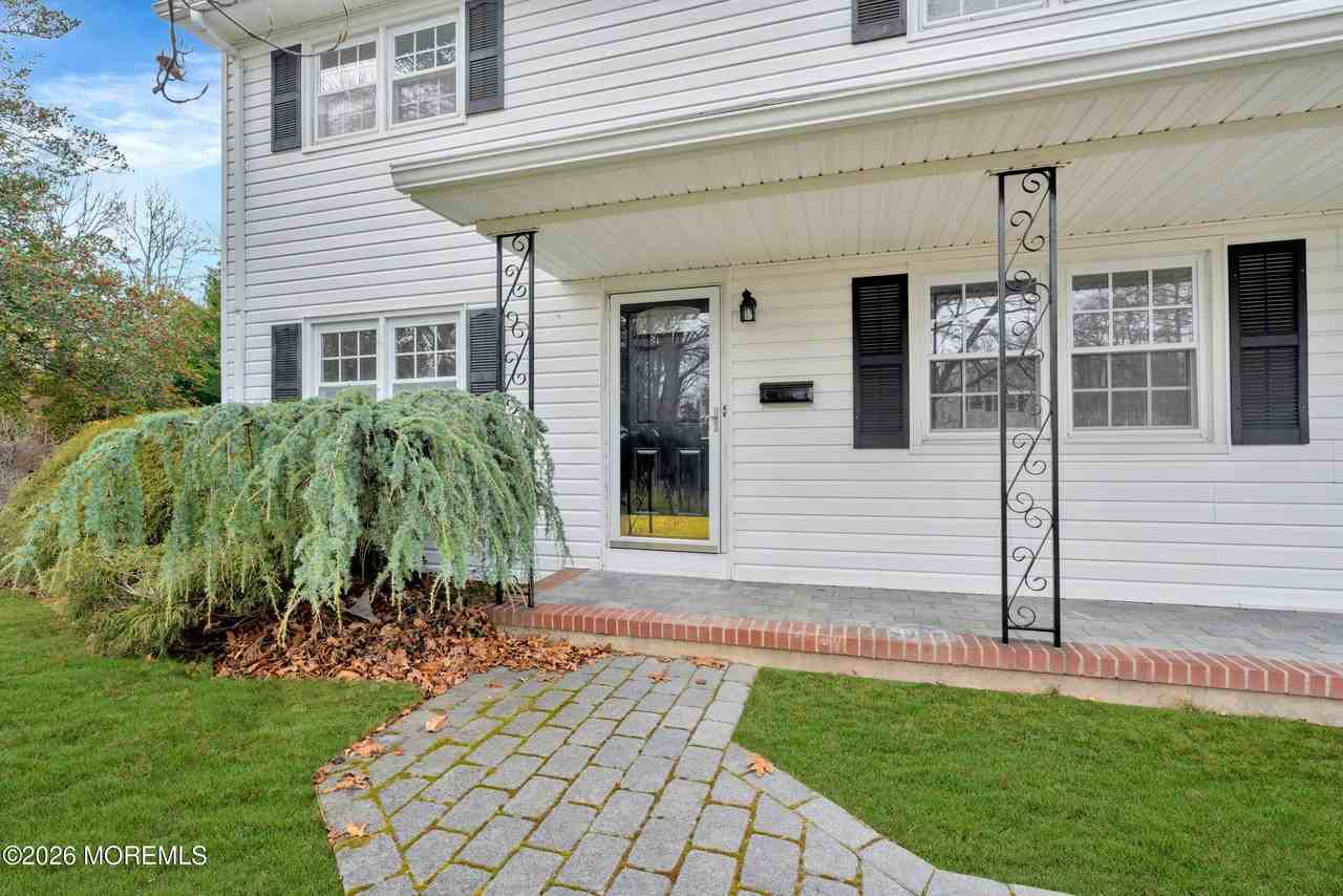 429 Lake Ave - Photo 3 of 42
