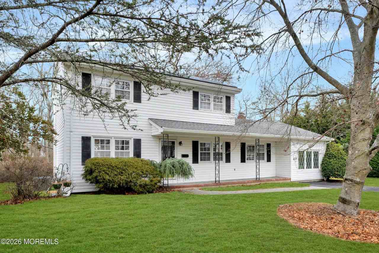 429 Lake Ave - Photo 5 of 42