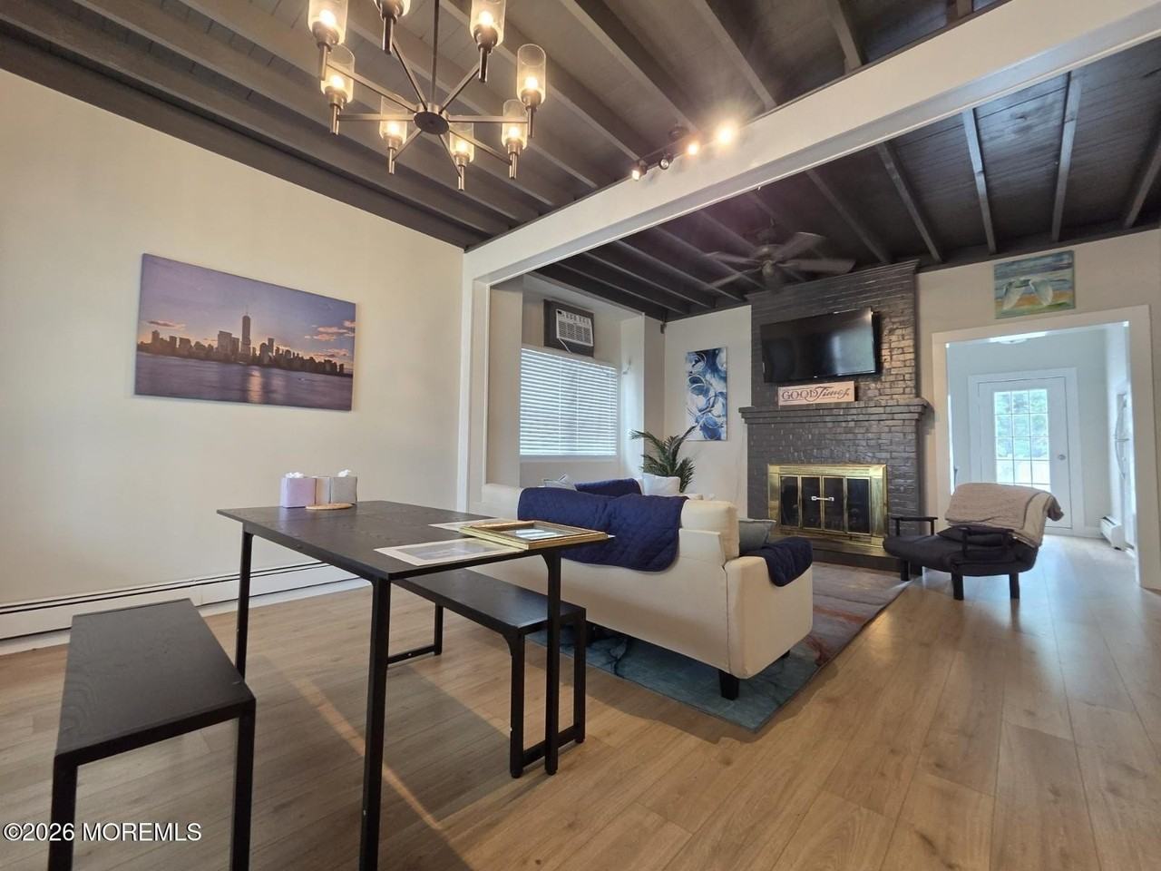 37 Beacon Blvd - Photo 2 of 31