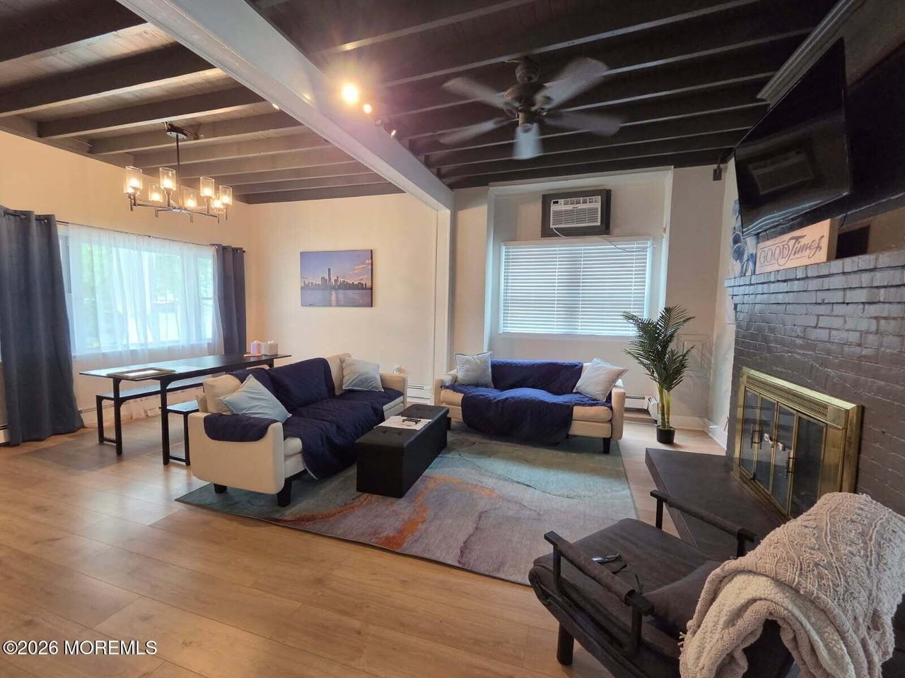 37 Beacon Blvd - Photo 3 of 31