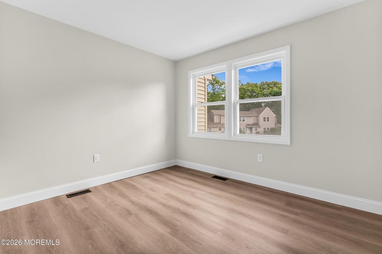 107 Tavistock Dr - Photo 5 of 15