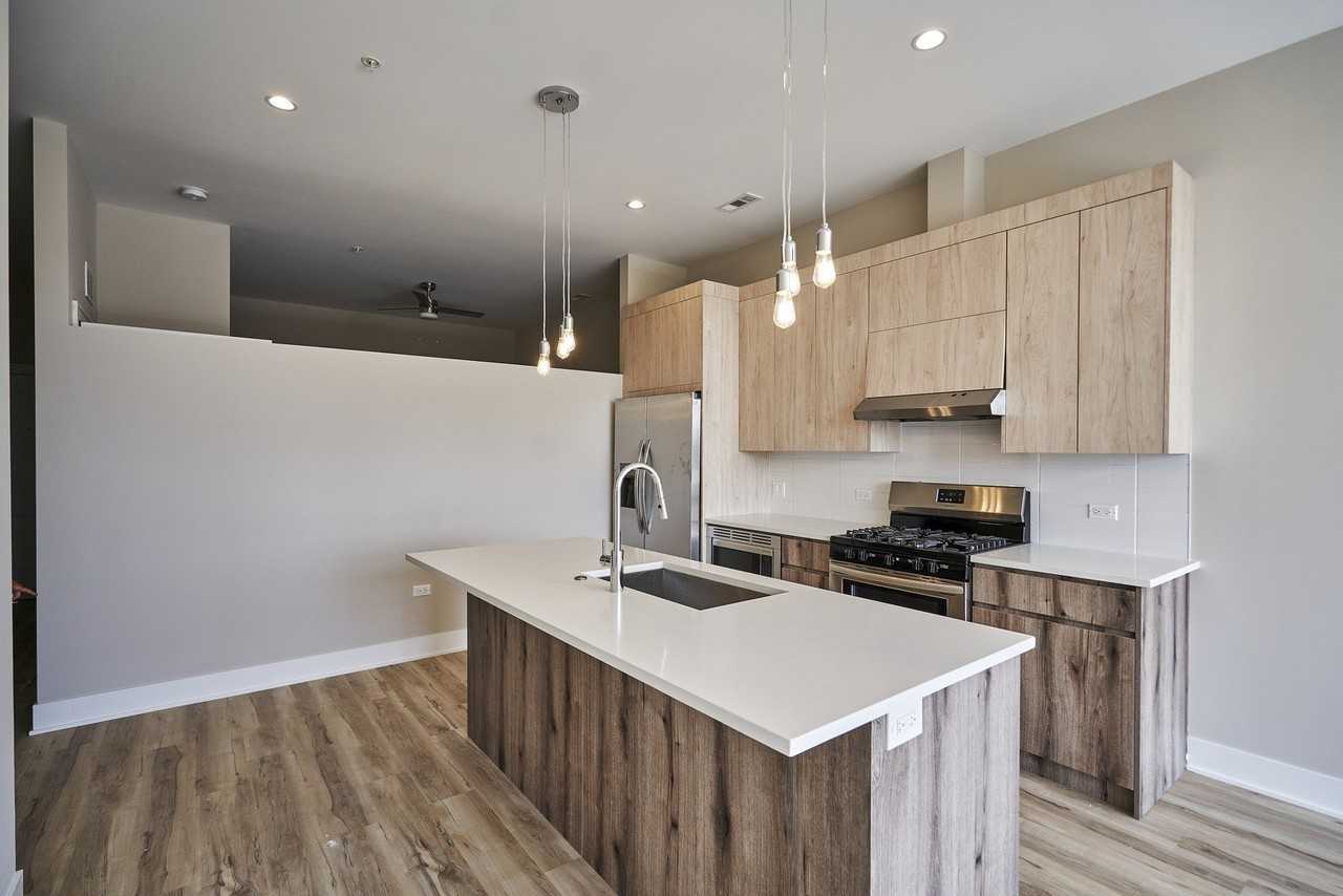 4149 S Cottage Grove Ave #312 - Photo 2 of 6