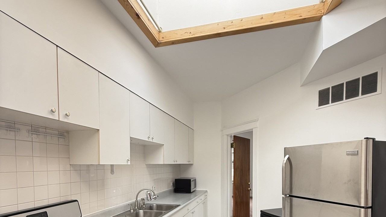 1524 W Jarvis Ave #2B - Photo 5 of 14