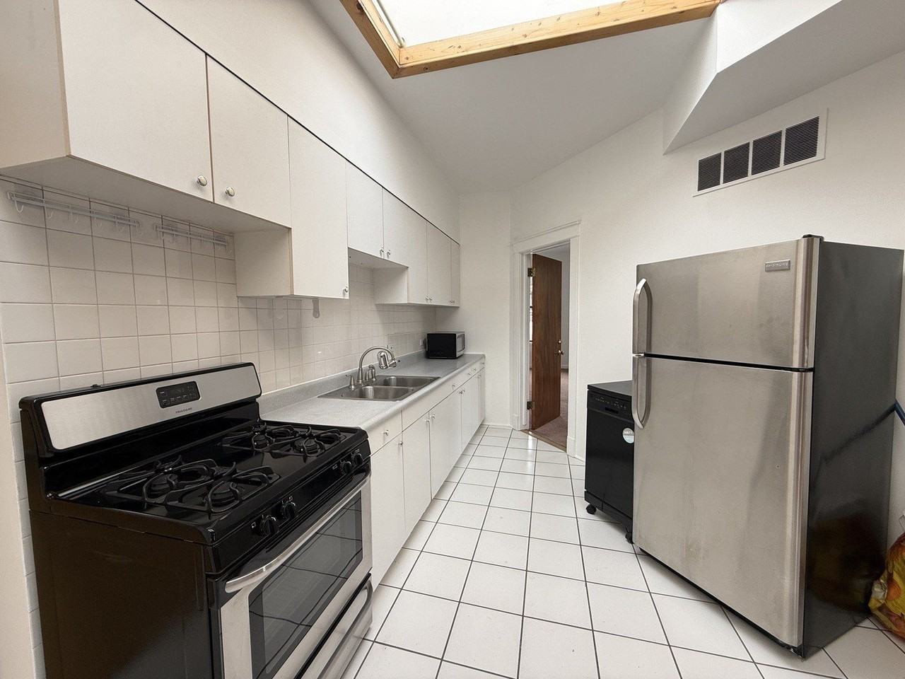 1524 W Jarvis Ave #2B - Photo 6 of 14