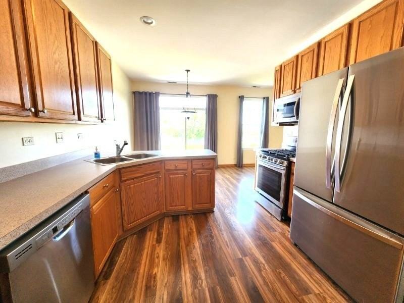 1804 Parkside Dr - Photo 4 of 17