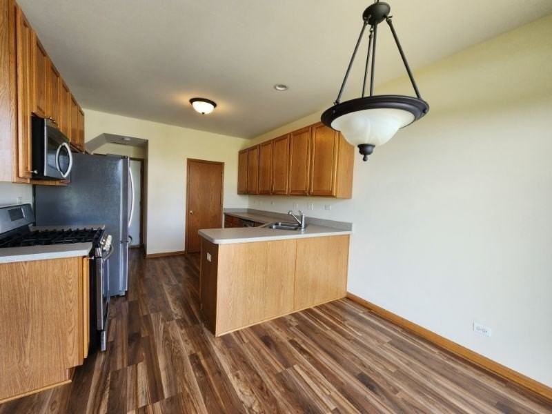 1804 Parkside Dr - Photo 5 of 17