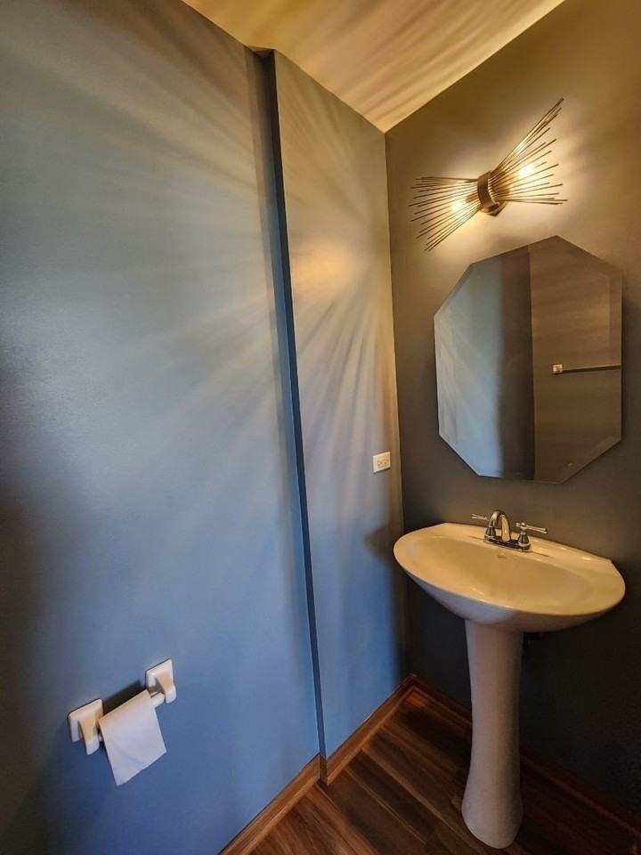 1804 Parkside Dr - Photo 6 of 17