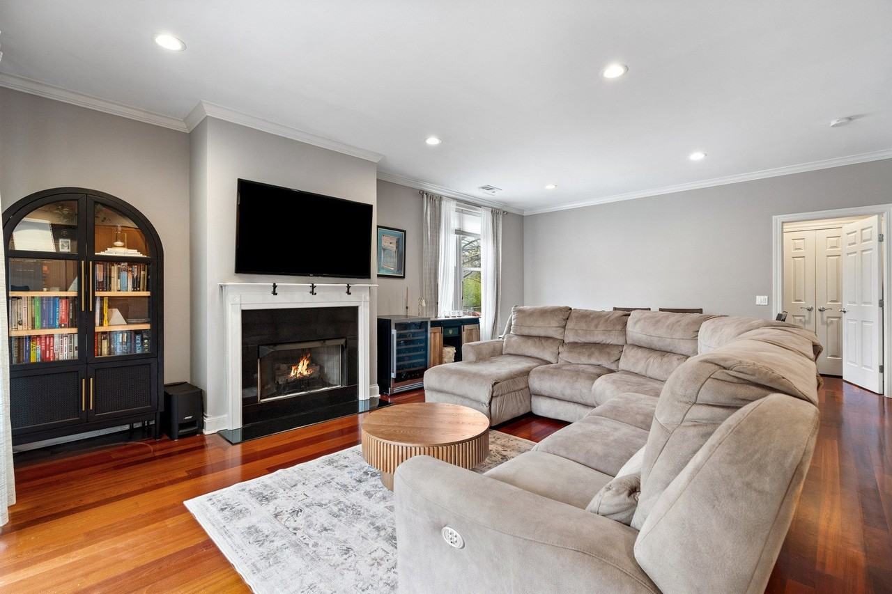 1056 W Lawrence Ave #2C - Photo 6 of 20