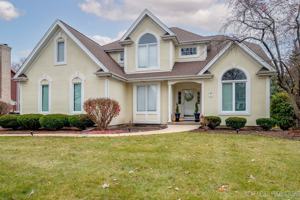 featured image of 142 N Dixon Dr