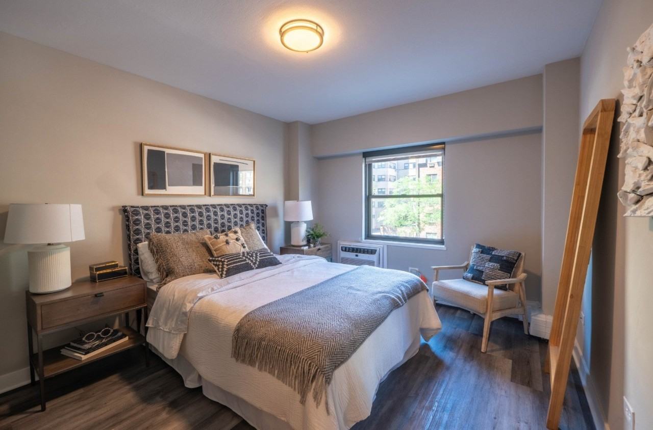 5815 N Sheridan Rd #306 - Photo 3 of 11