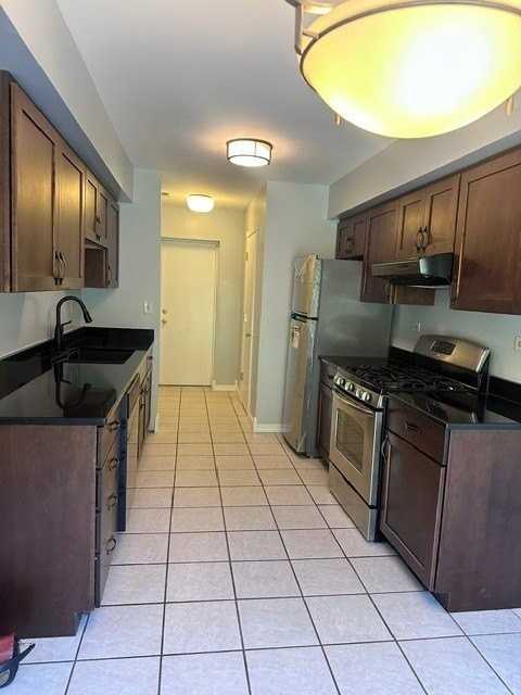 1186 Greenwood Cir - Photo 7 of 30