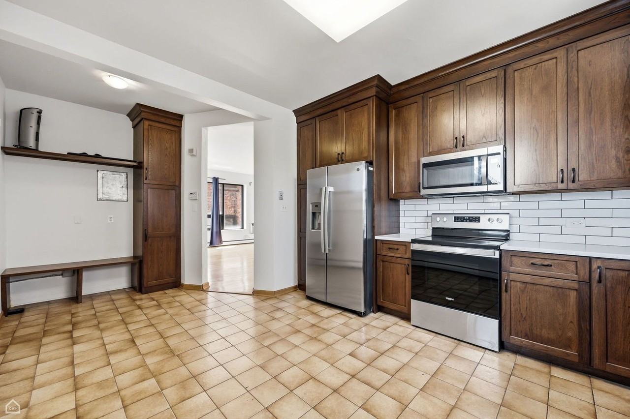 5229 S Greenwood Ave #3 - Photo 4 of 21