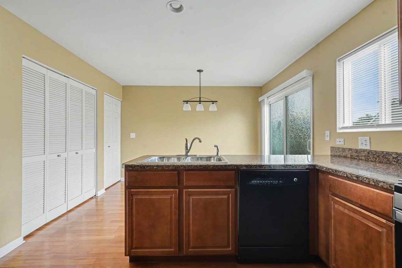 24617 Patriot Square Dr S - Photo 4 of 18