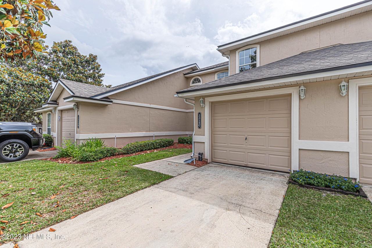 2315 Wood Hollow Ln #C - Photo 3 of 29