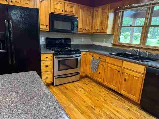 690 Oak Ridge Rd - Photo 5 of 24