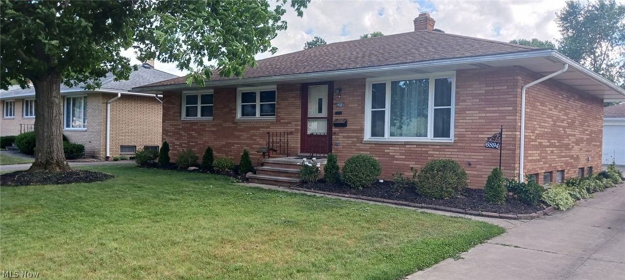 6894 Lalemant Dr