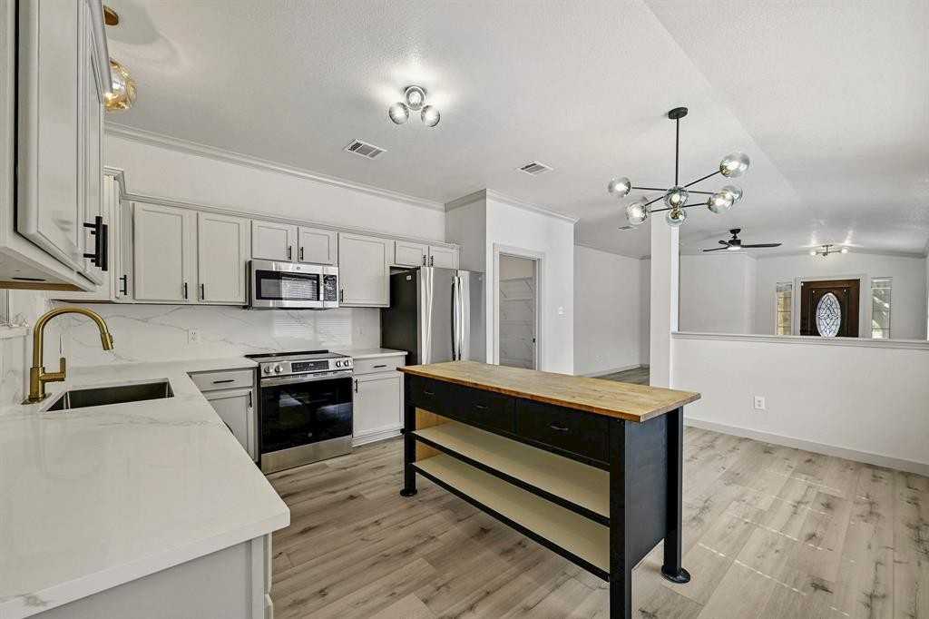 919 Flanagan Dr #1 - Photo 4 of 10