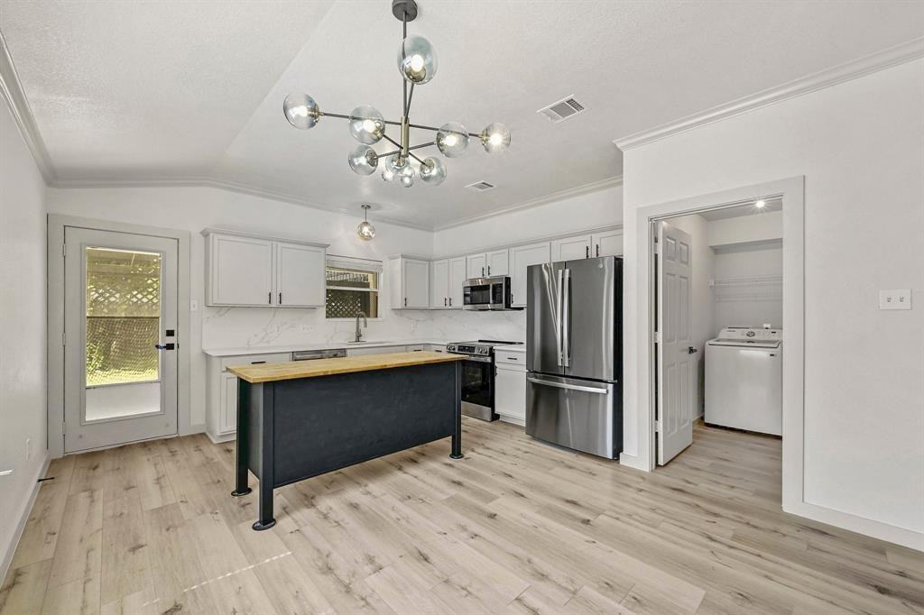919 Flanagan Dr #1 - Photo 5 of 10