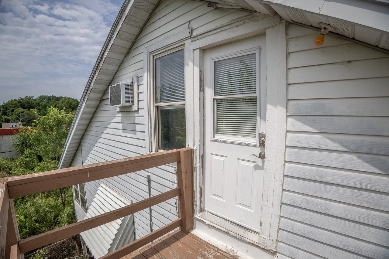 1112 E Miller St #B - Photo 4 of 18