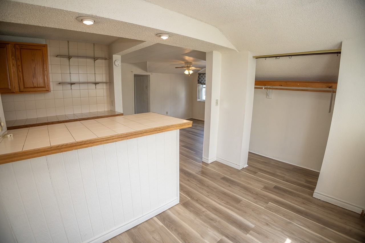 1112 E Miller St #B - Photo 5 of 18
