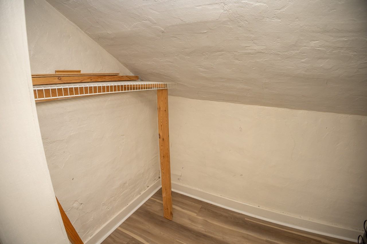 1112 E Miller St #B - Photo 6 of 18