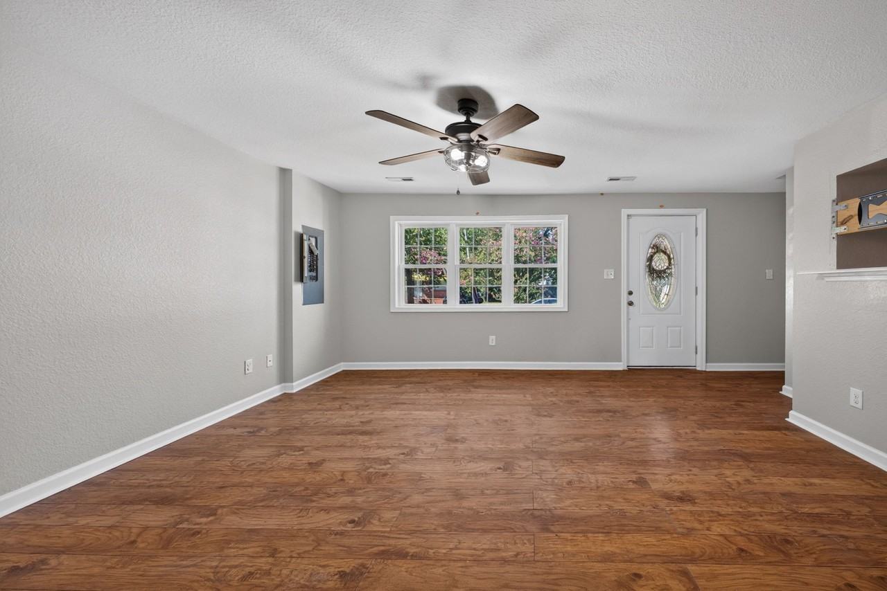 1065 Lindenwood Ave #1 - Photo 2 of 30