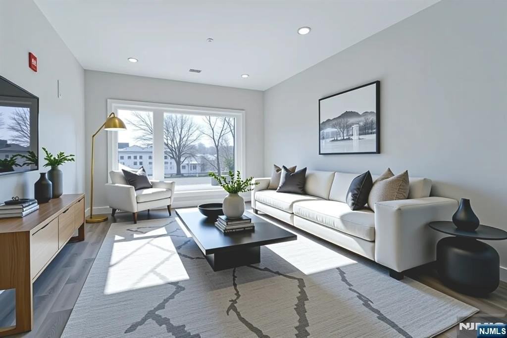 387 Park St #302 - Photo 5 of 6