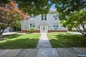 featured image of 44 Gates Ave #2