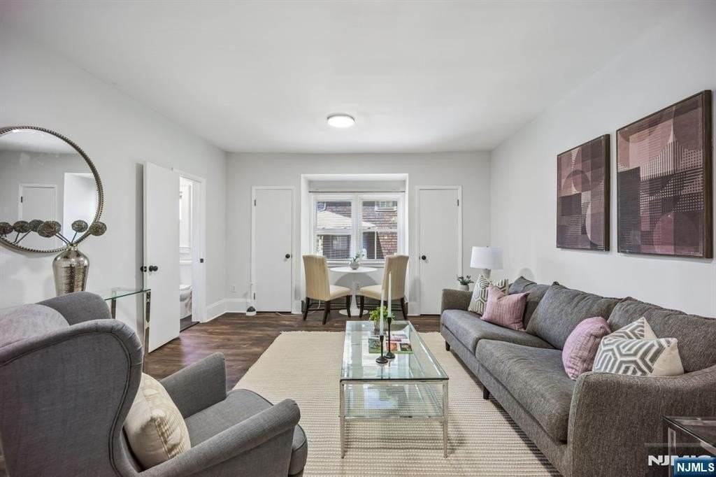 44 Gates Ave #2 - Photo 3 of 24