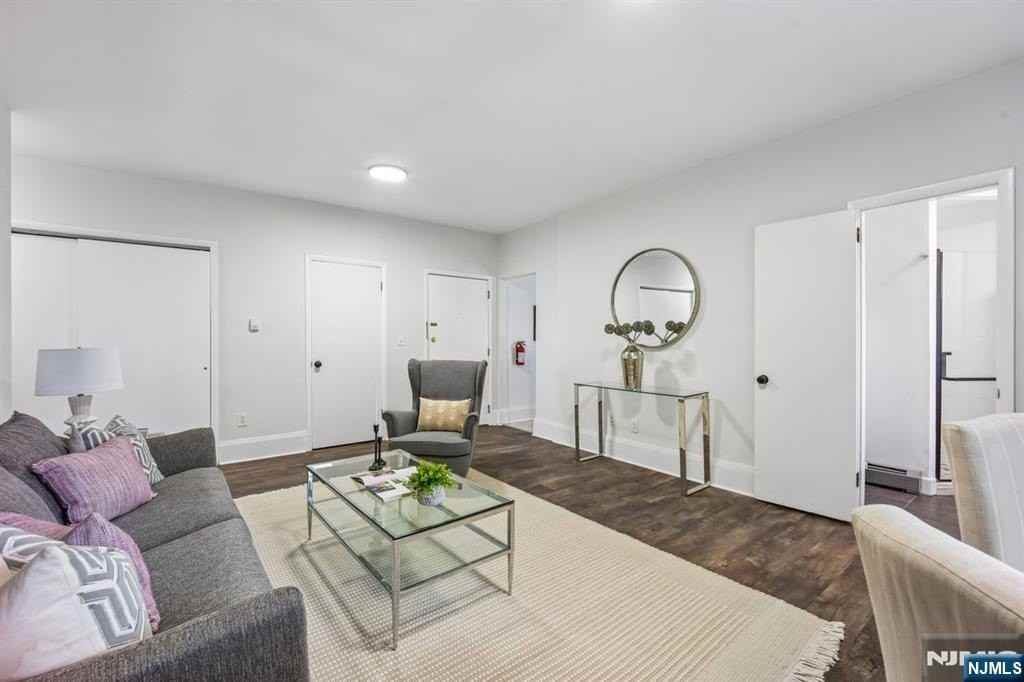 44 Gates Ave #2 - Photo 5 of 24
