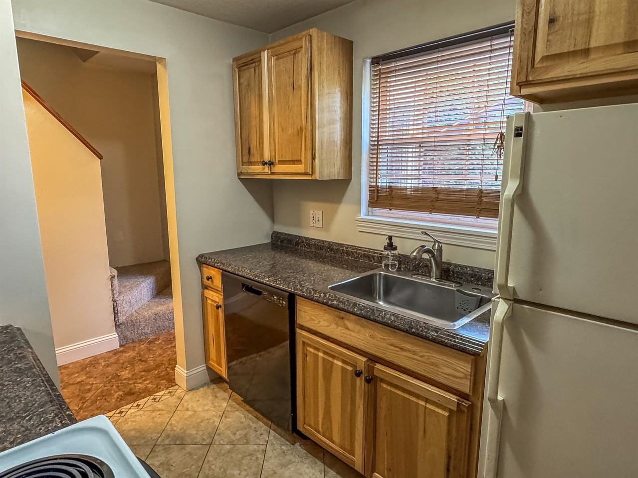 710 Main St #21 - Photo 4 of 14