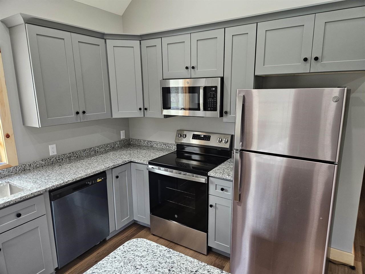 23 Steele Dr #23 - Photo 6 of 21