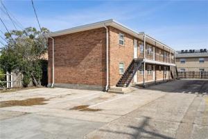 featured image of 3017 Lake Villa Dr #4