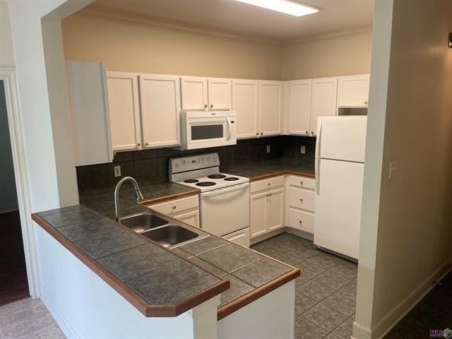 710 E Boyd Dr #305 - Photo 4 of 17