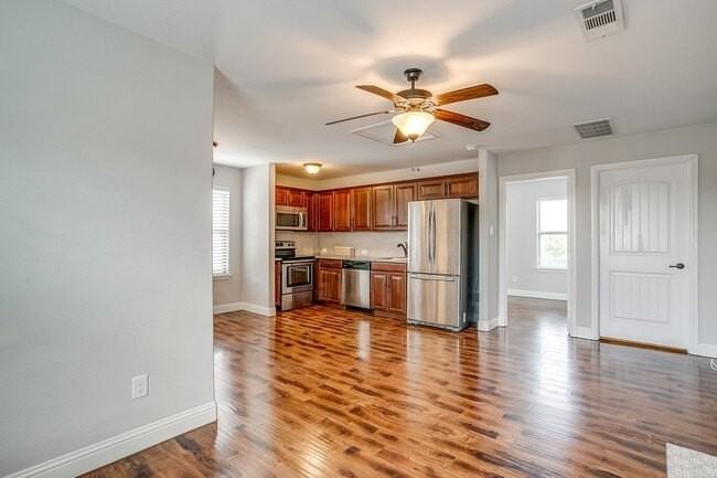 4203 Aspen Grove Ct - Photo 6 of 18