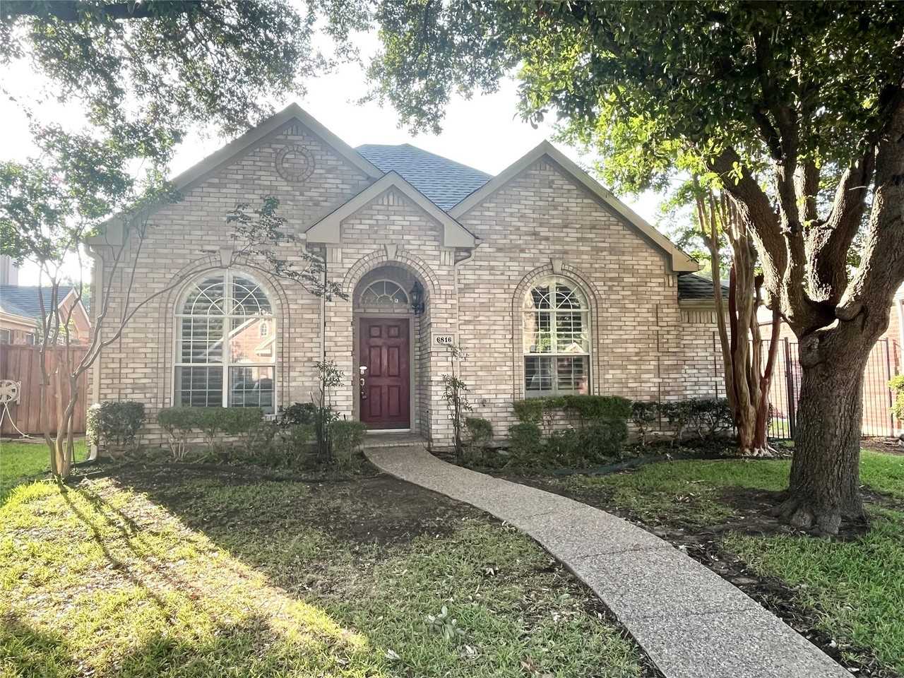 6816 Forest Hills Dr - Photo 2 of 33