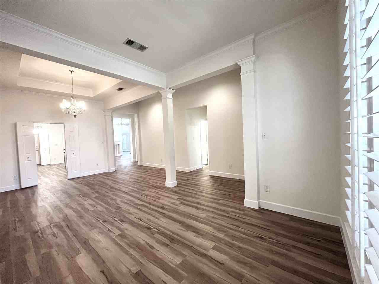 6816 Forest Hills Dr - Photo 5 of 33