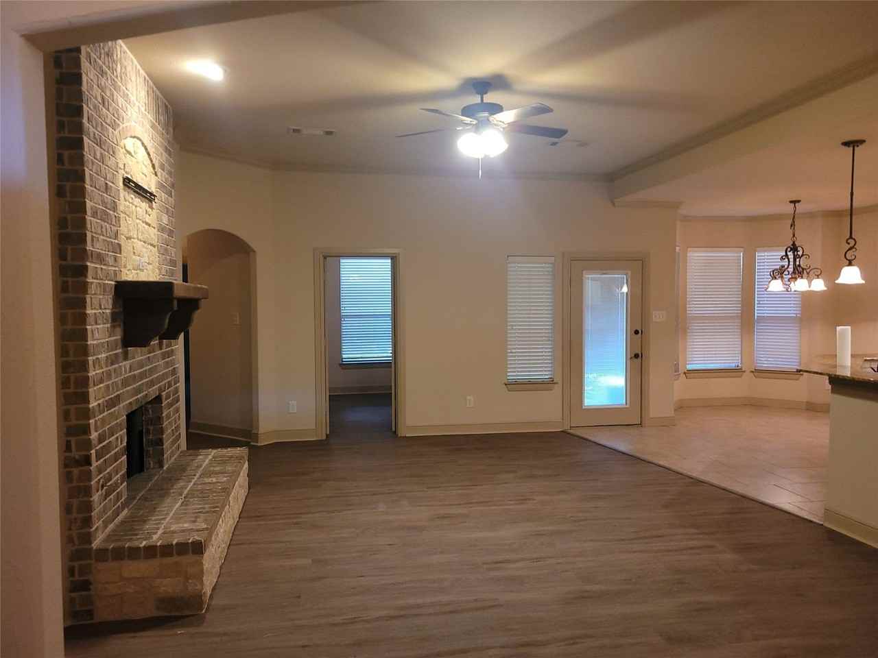 5130 Southpoint Dr - Photo 3 of 31