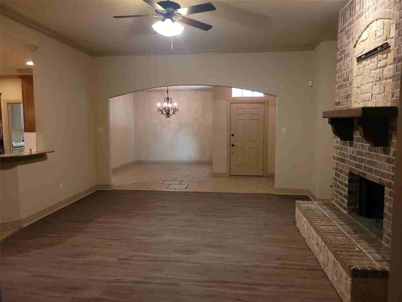 5130 Southpoint Dr - Photo 5 of 31